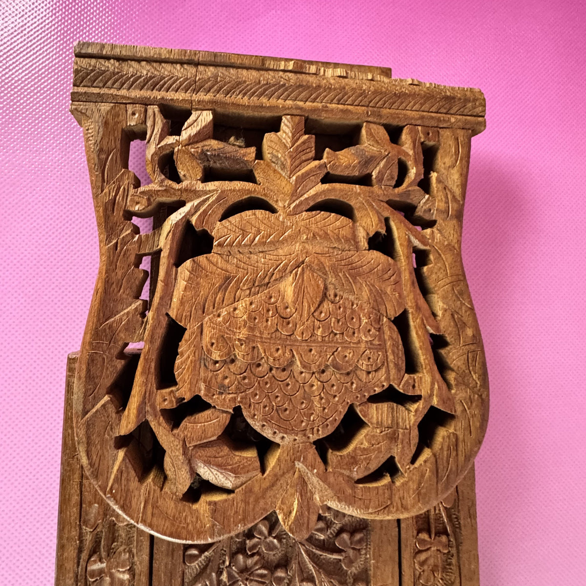 Adjustable Sliding Vintage Hand-carved Wooden Book Holder with Floral Motif Bookends