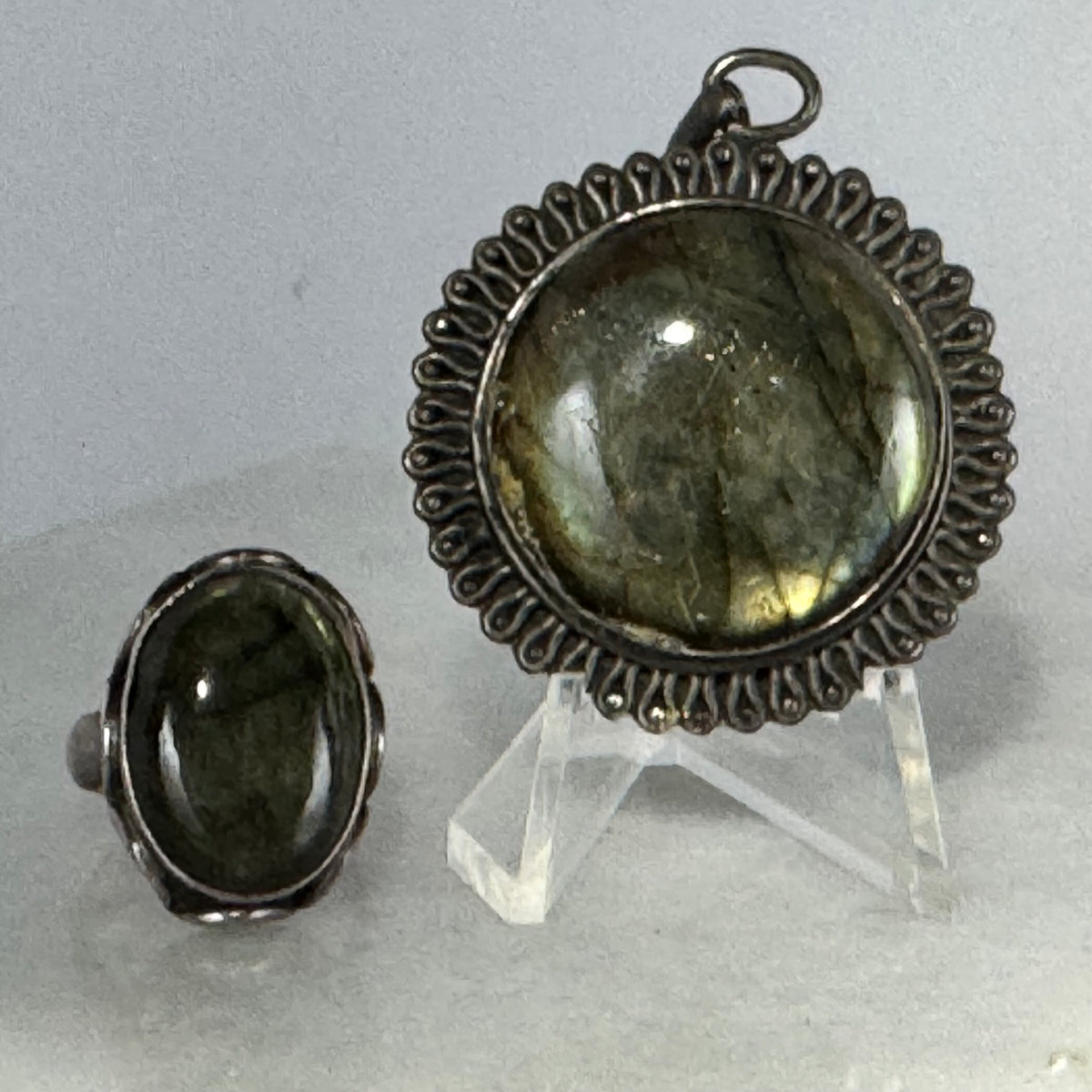 Labradorite Pendant and Matching Sterling Silver Ring. Size 7.