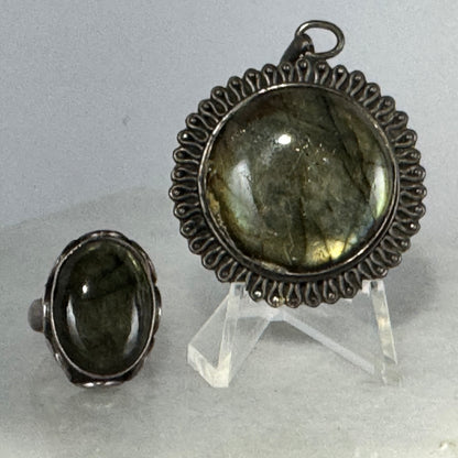 Labradorite Pendant and Matching Sterling Silver Ring. Size 7.