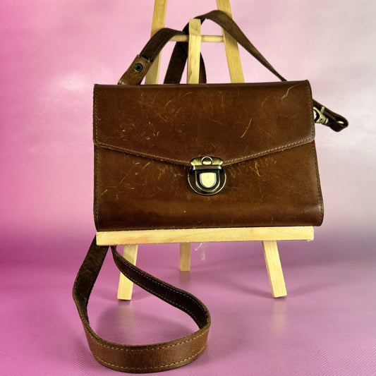 Vintage Brown Leather Crossbody Bag with Brass Clasp
