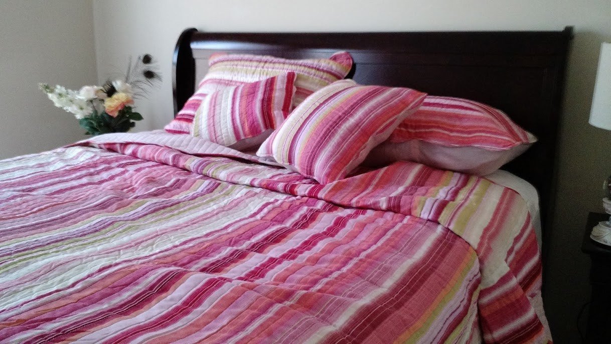 Reversible Stripe Quilt Set – Bold, Cozy & Colorful Bedding