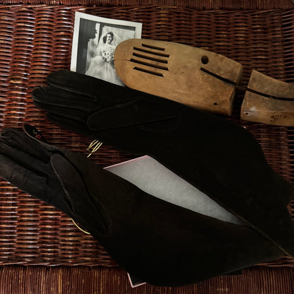 Embroidered Brown Doeskin Gloves