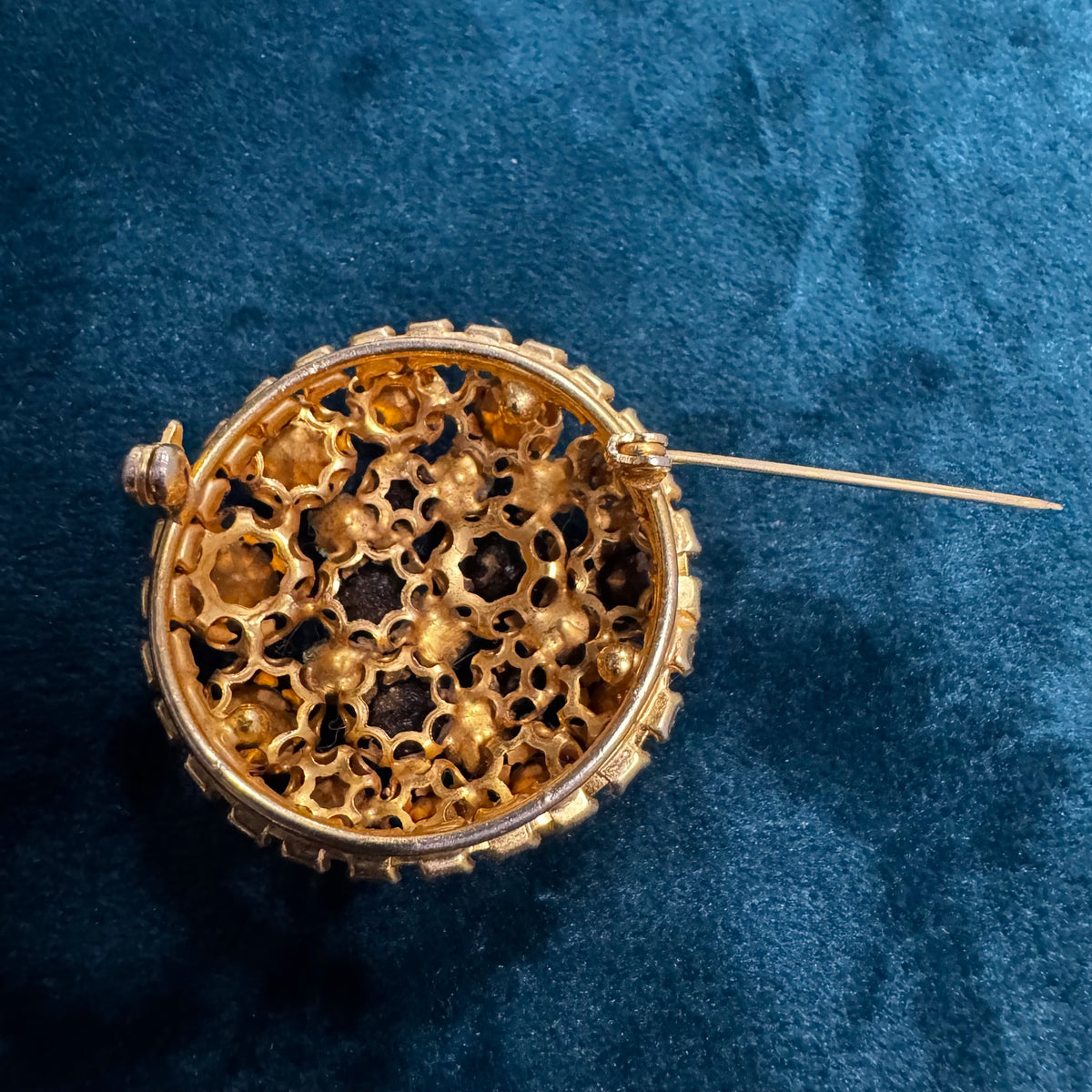 Blue and White Stones and Pearls in Circular Brooch