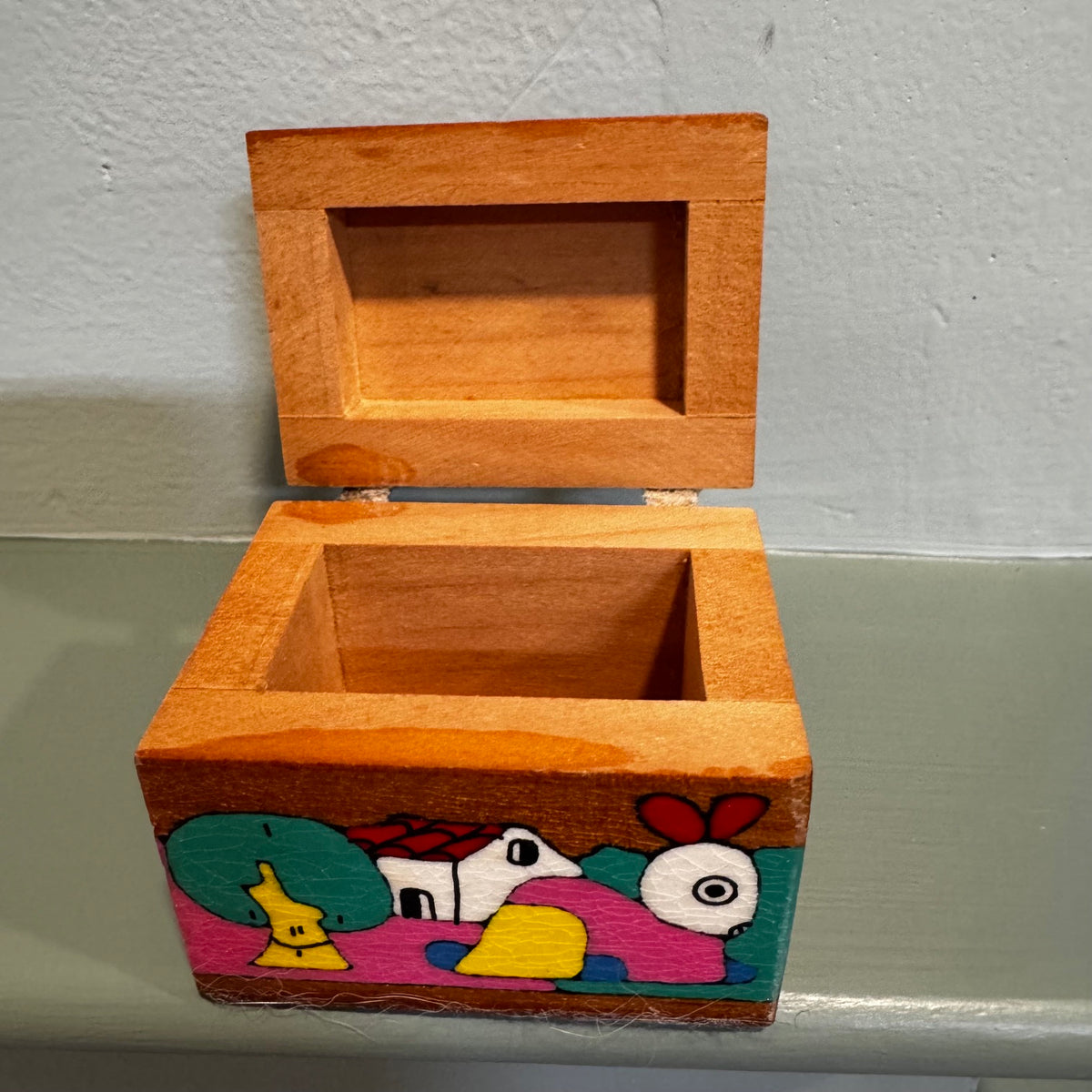 El Salvadorian Painted Folkart Box